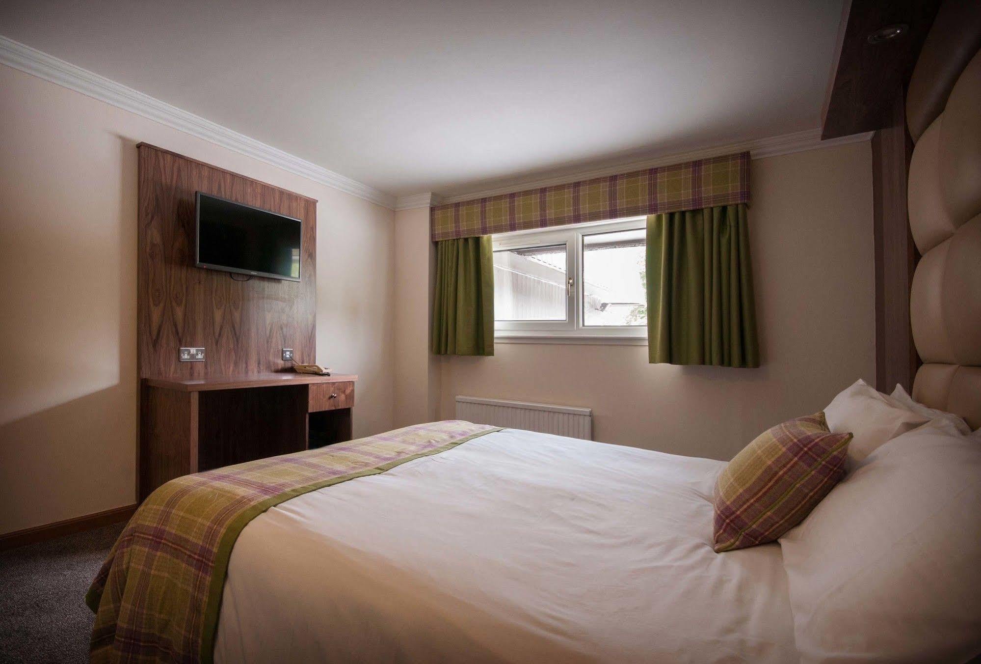 Dean Park Hotel Kirkcaldy Exterior photo